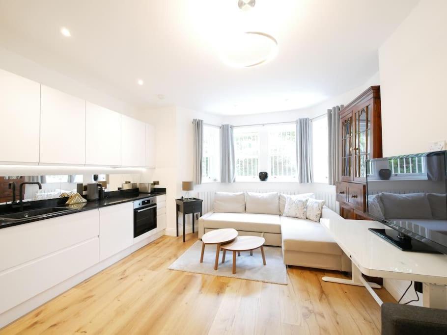 Newly Refurbished 2 Bed Apartment In Paddington لندن المظهر الخارجي الصورة
